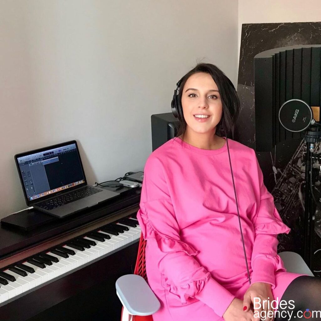 Jamala and piano