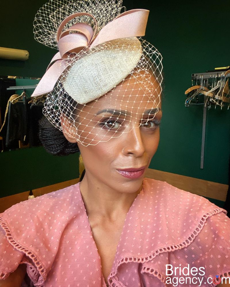 Aleksandra Szwed in a fashionable hat
