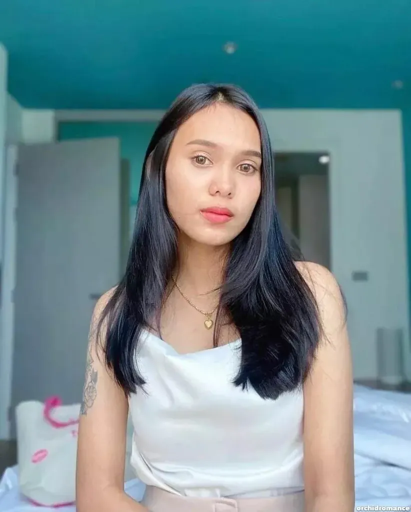 Oksana Profile image 9