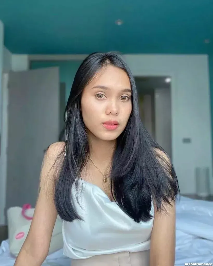 Oksana Profile image 8