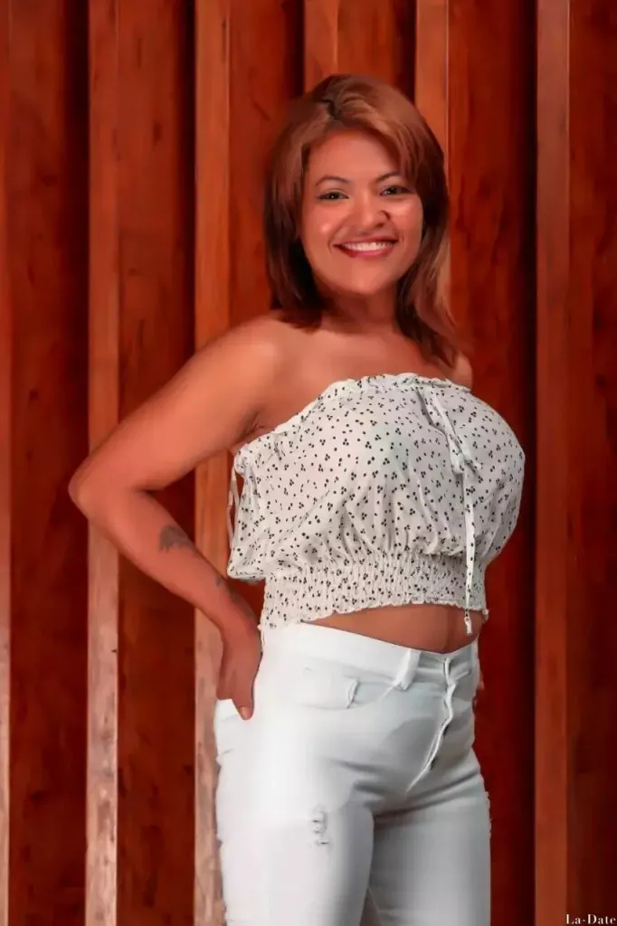 Raquel Profile image 7