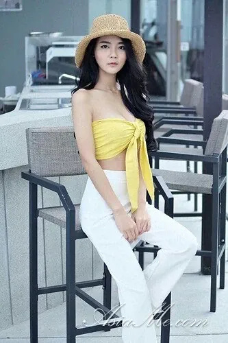 Suyong Profile image 2
