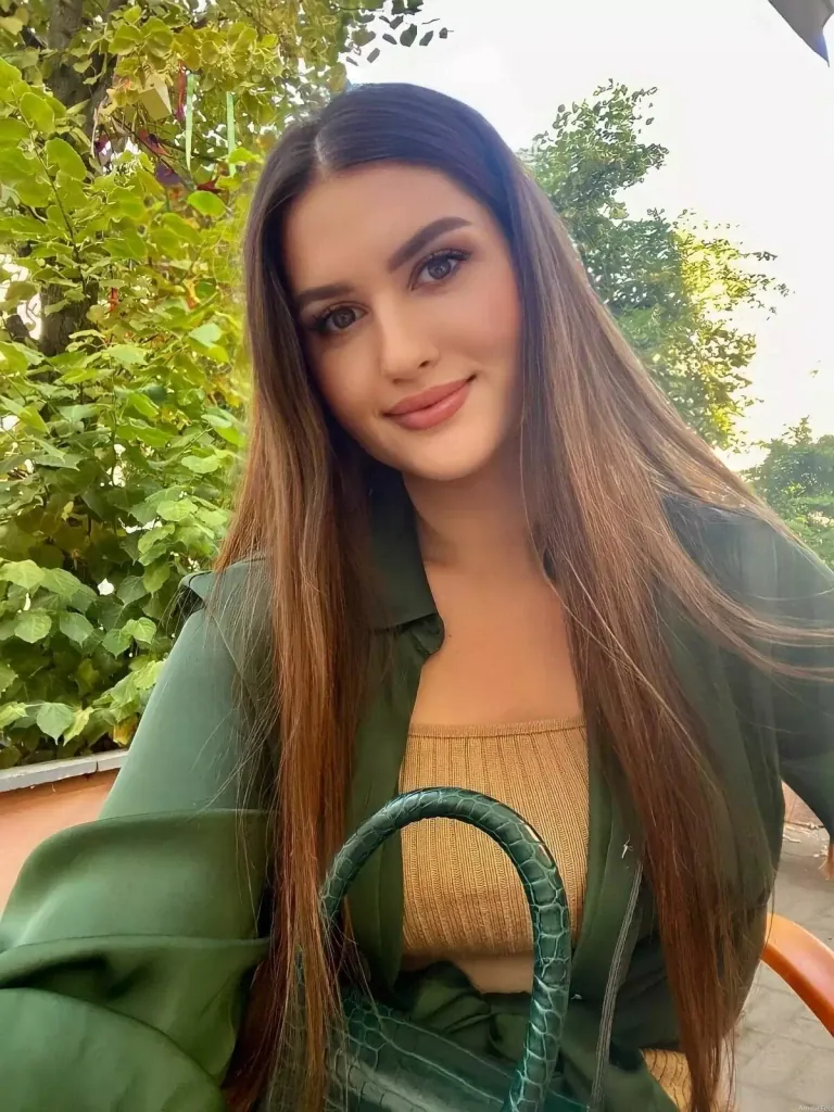 Elena Shyrypova Profile image 7