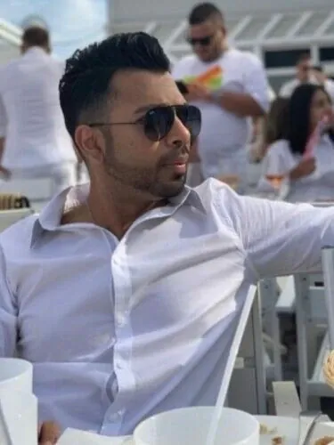 Leo Profile image 2