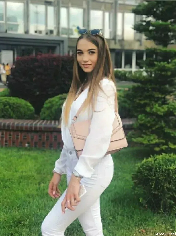 Anna Profile image 6